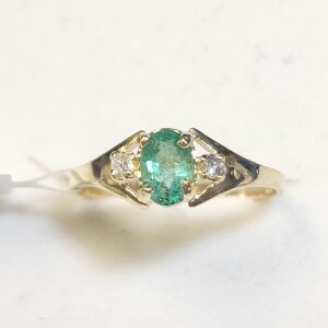 $1210 10K Emerald(0.45ct) Diamond(0.07ct) Ring