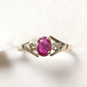 $1485 10K Ruby(0.57ct) Diamond(0.07ct) Ring