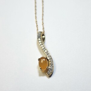 $1220 10K Opal 18"(0.5ct) Diamond(0.2ct) Necklace