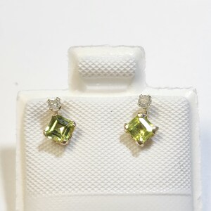 $400 10K Peridot(0.4ct) Diamond(0.06ct) Earrings