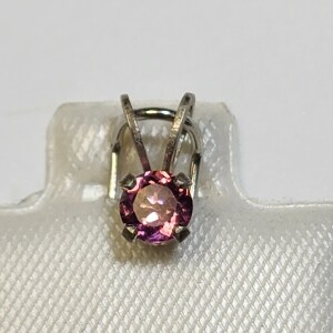 Silver Garnet(0.32ct) Pendant