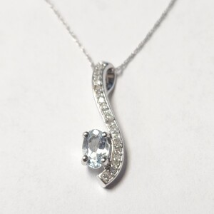 $2500 10K Aquamarine 18"(0.5ct) Diamond(0.2ct) Necklace