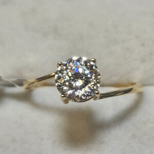$1475 10K Moissanite(1ct) Ring