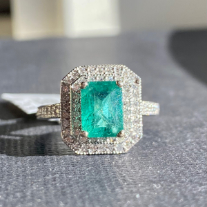 $9,370 Value - 18K White Gold Emerald & Diamond Ring - Sz 5