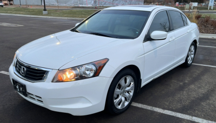 2009 Honda Accord - Sunroof!