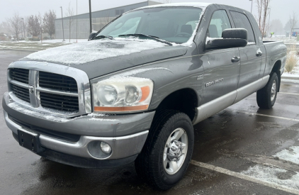 2006 Dodge Ram 2500 - 4x4 - MegaCab!