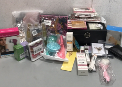 (1) Juno Nose Wax Kit, (1) Black Jewelry Box, (1) Maphie Magnetic Eyelash Kit, (1) 6 Pack Matte Hair Clips, and more