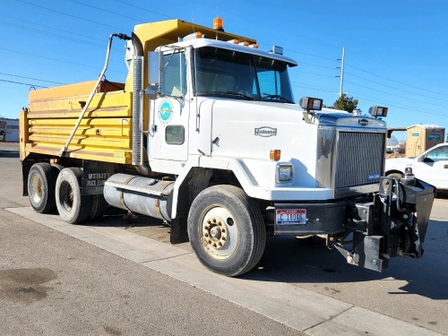 1991 Volvo White GMC Dump/Sand Truck