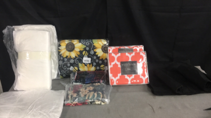 Bath Mats - Full Size Bed Sheets - 4 Decorative Pillow Set