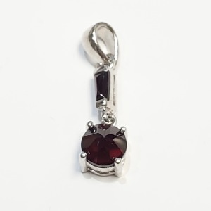 Silver Garnet(1ct) Pendant