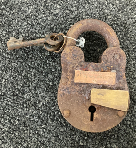 Iron Leavenworth Federal Prison Lock With 2 Keys