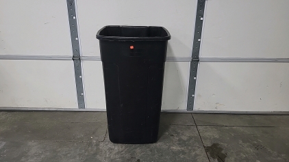 50 Gallon Rubbermaid Trash Can