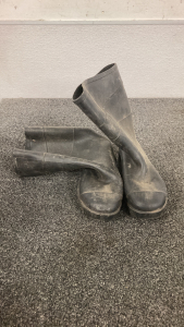 Size 6 Rubber Boots