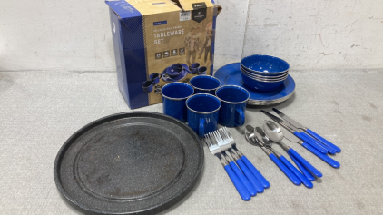 (24) Piece Outdoor Tableware Set