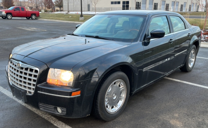 2006 Chrysler 300 - Sunroof!