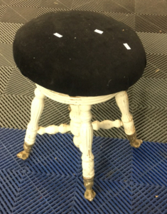4 Legged Chair