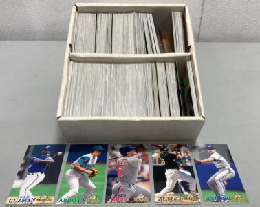 Fleer Extra Bases 1994 Collectible Baseball Cards