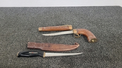Set of (2) Knives