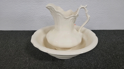 Ceramic Pitcher and Basin