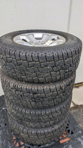 99-23 GM 1500 Tires w/Rims