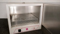 Lab-Line Incubator