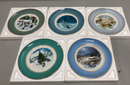 (5) Avon Collectible Christmas Plates 1975-1979