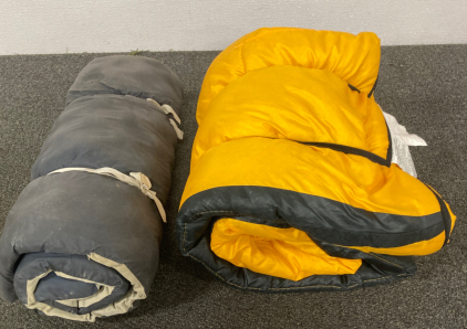 Sleeping bag with sleeping mat