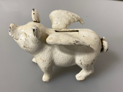 4&rdquo; Long Cast Iron Flying Pig Bank