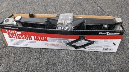 (2) 1-1/2ton Scissor Jacks