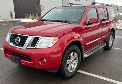 2012 Nissan Pathfinder - 4x4 - Clean!