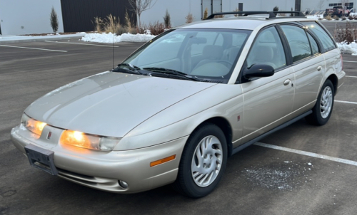 1999 Saturn SW2 - Clean!