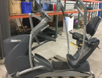 (1) Octane Fitness Seated Elliptical