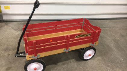 Radio Flyer Town & Country Wagon