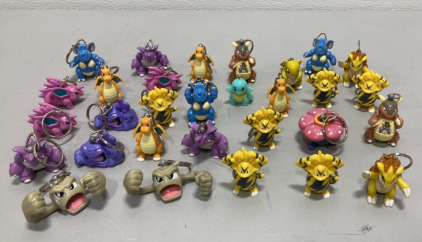 (30) Pokémon Collectible Keychains