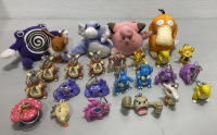 (25) Pokémon Collectible Stuffed Toys and Keychains