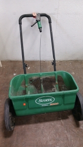 Scott's AccuGreen 3000 Spreader