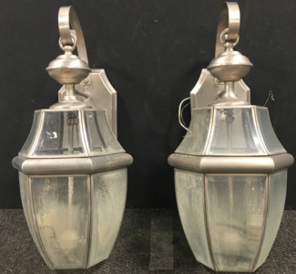 (2) Light Fixtures