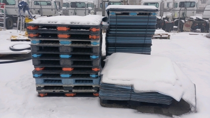 (4) Stacks Of Sturty Pallets And Pallet Covers