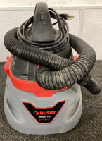 Husky 2.5 Gallon Wet/Dry Vac