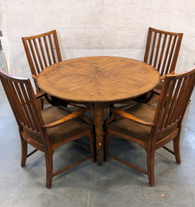 Dining Table w/Chairs