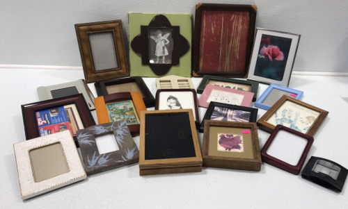 (21) Various Picture Frames