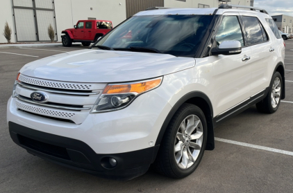 2015 Ford Explorer - AWD!