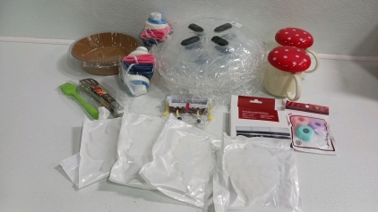 Parchment Paper Liners, (2) Mushroom Mugs, Silicone Molds, Sponge Holder And More SP7