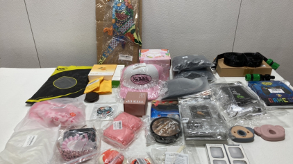 (2) Hoe&rsquo;s-(2) Sented Candles-Pink Hat-Toys and more SP17