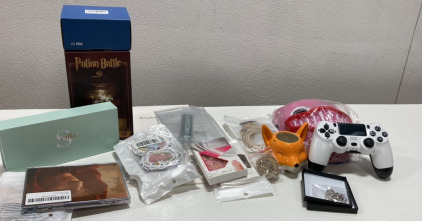 (1) White PS4 Controller, (1) Fox Plant Holder, (1) Harry Potter Potion Bottle, (2) Halloween Masks and more SP6