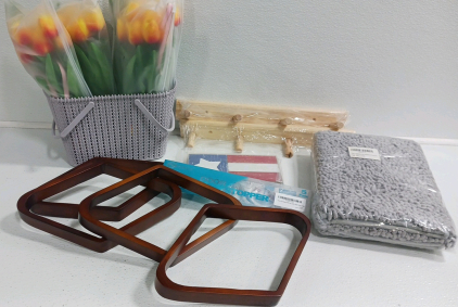 Hanging Racks, Door Stoppers, Basket, Decorative Flowers, Fuzzy Mat And Other Home Decor SP7