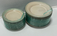 23-Piece Set of Ceramic Plates