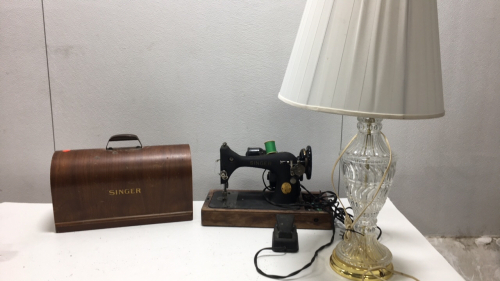 Singer Sewing Machine-Nice Glass Lamp