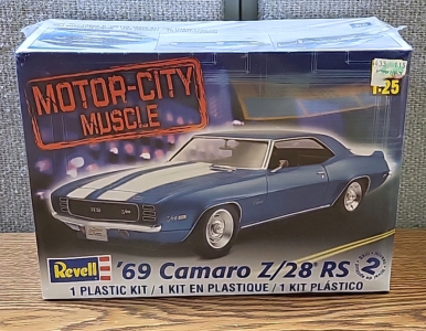 Revell Motor City Muscle 1969 Chevrolet Camaro Z/28 RS 1:25 Scale Model