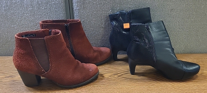 (2) Pair Women's Boots